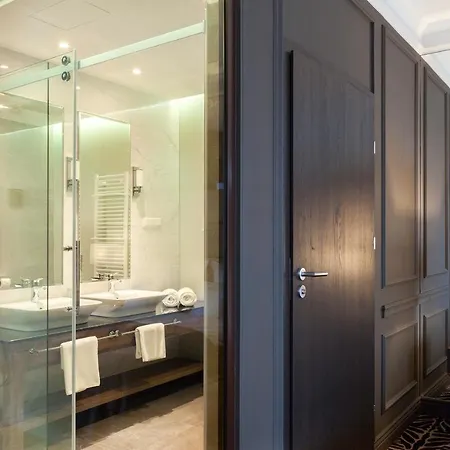 Mansor Hotel Ząbki